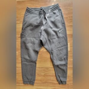 Brand New Nike Sportswear Club Fleece Joggers SZ Large Retails $60